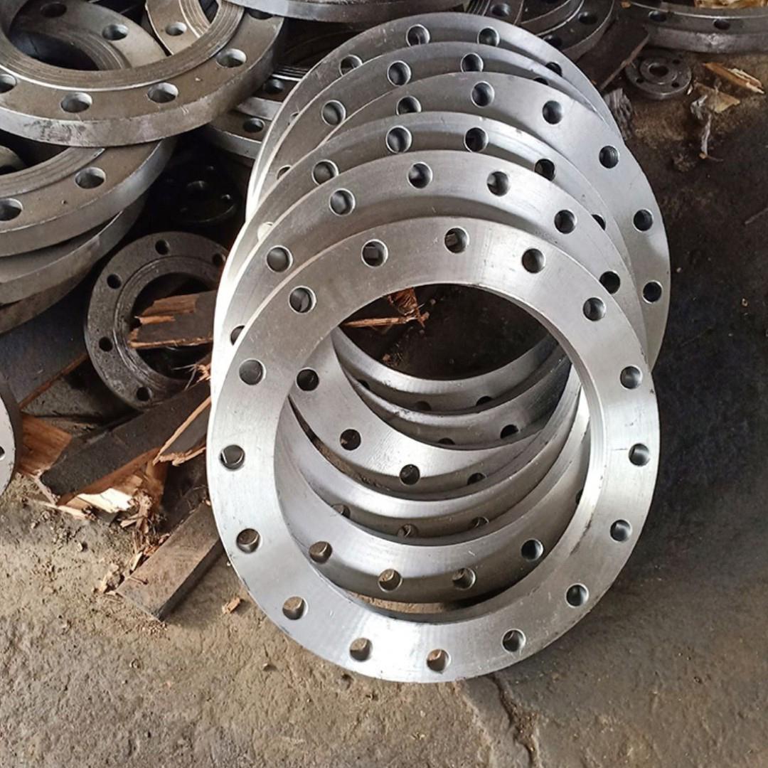 Connection methods of flange pipe fittings
