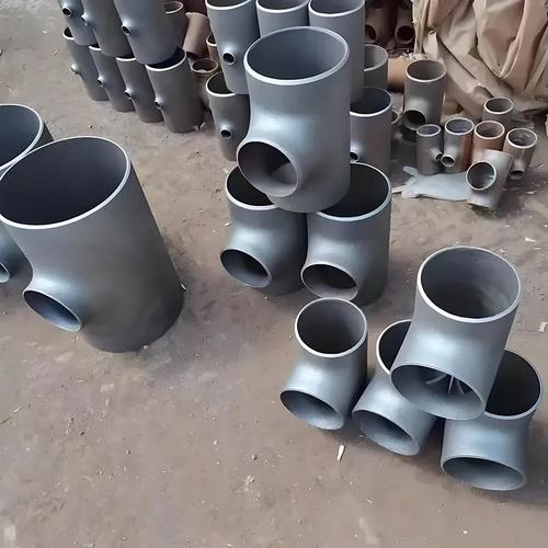 What are the standards for flange pipe fittings?